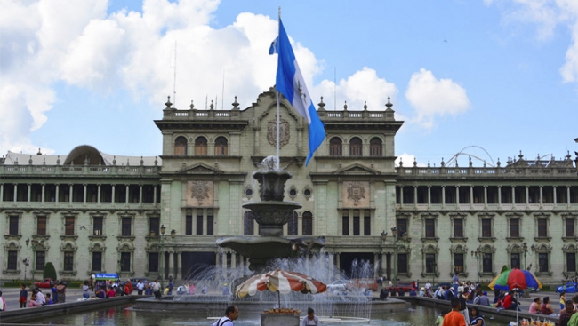 Guatemala A Su Aire - De Julio al 10 De Diciembre